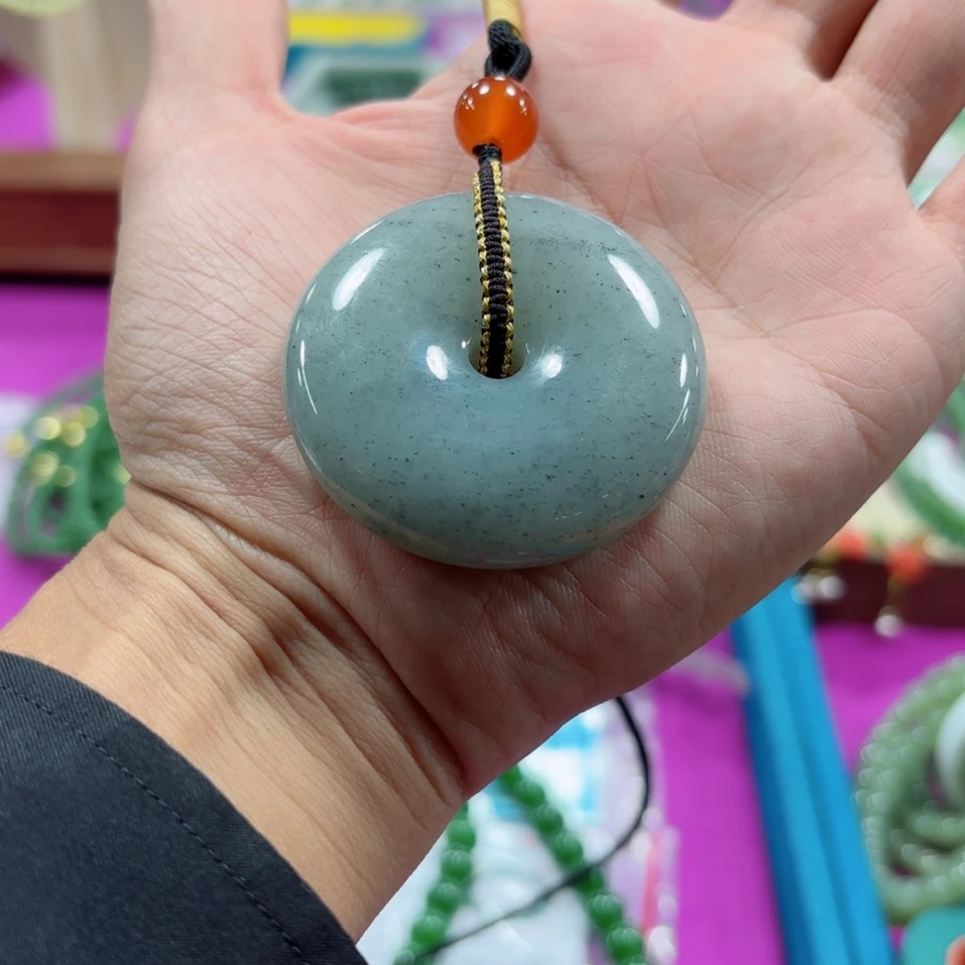 和田玉吊坠未镶嵌