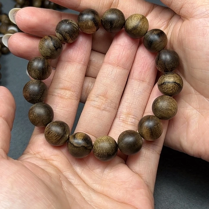 手串沉香有****…白棋虎皮留疤