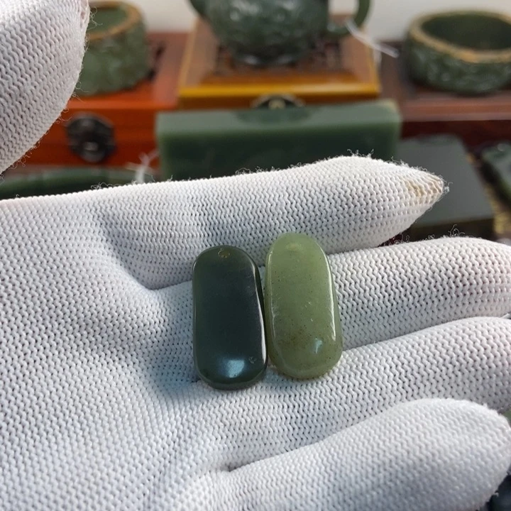 透闪石质玉未镶嵌吊坠(不含链)自*方