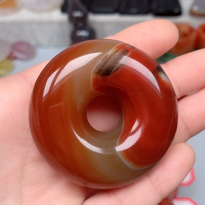 张***举未镶嵌颈饰玛瑙/玉髓