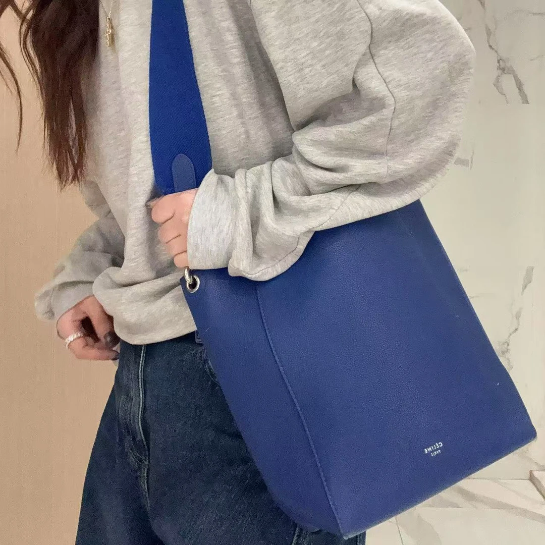 95新 Celine/思琳 【蕾】 99 0131 蓝色色水桶单肩包