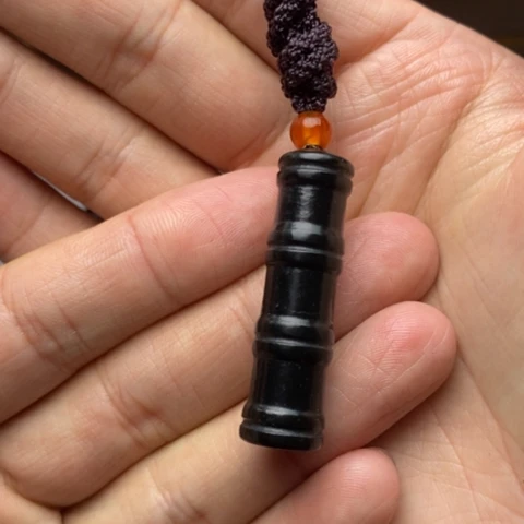 你***欢和田玉未镶嵌颈饰