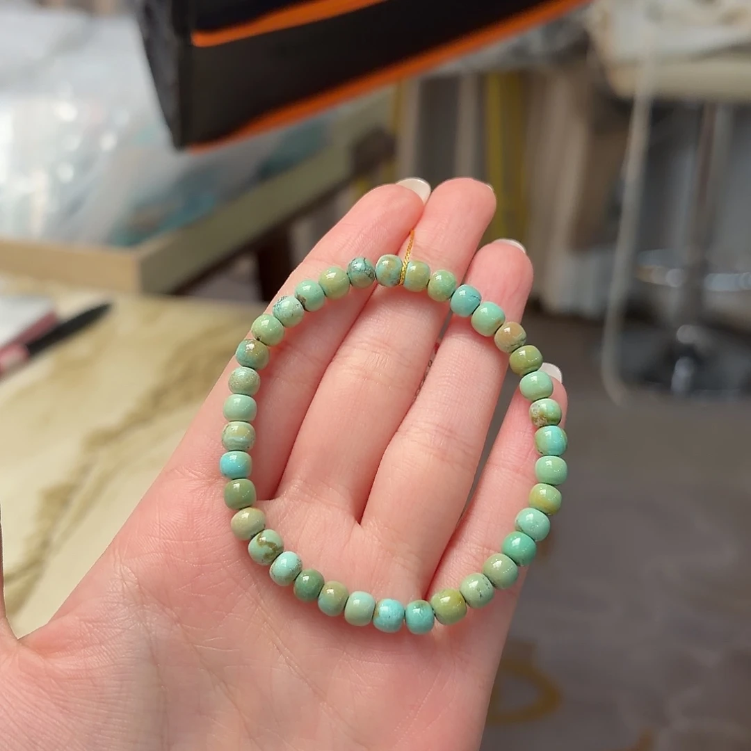 绿松石未镶嵌颈饰