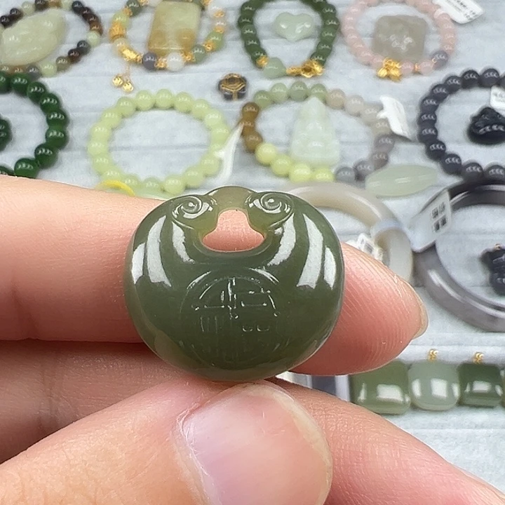 和田玉未镶嵌珠宝半成品