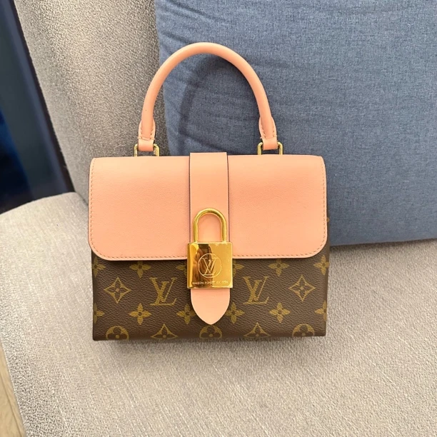95新 LouisVuitton/路易威登 lv粉色锁头/18853073