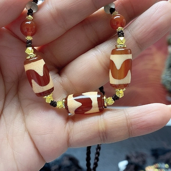 玛瑙/玉髓颈饰合金