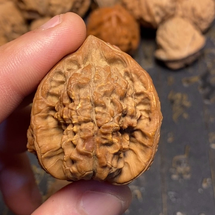 文玩核桃吊坠巍**敌文玩核桃异形单只