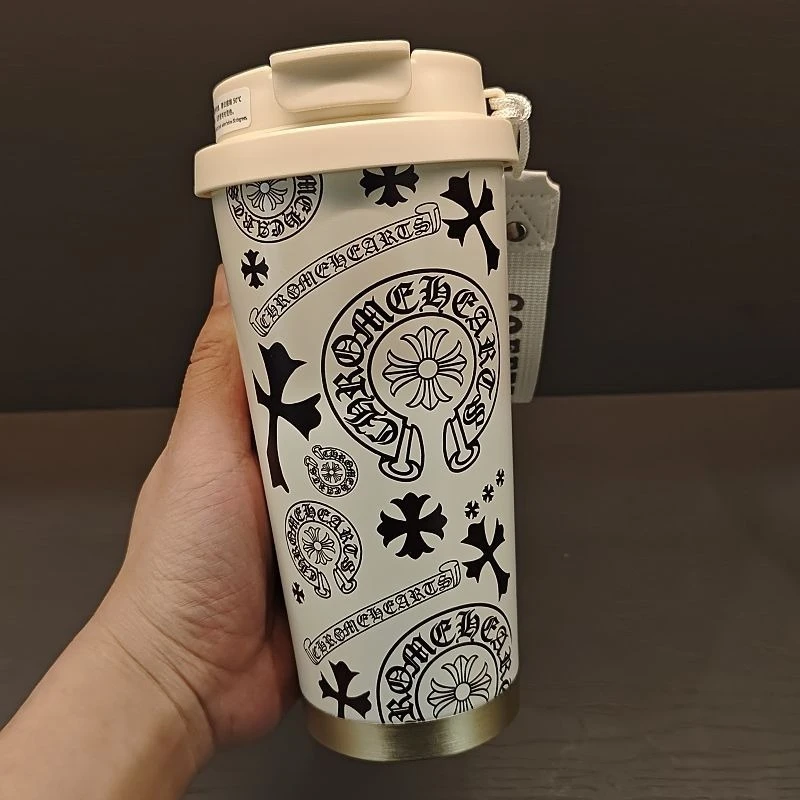 克罗心信徒狂喜！满印十字花随行杯 高街风带挂绳巨吸睛