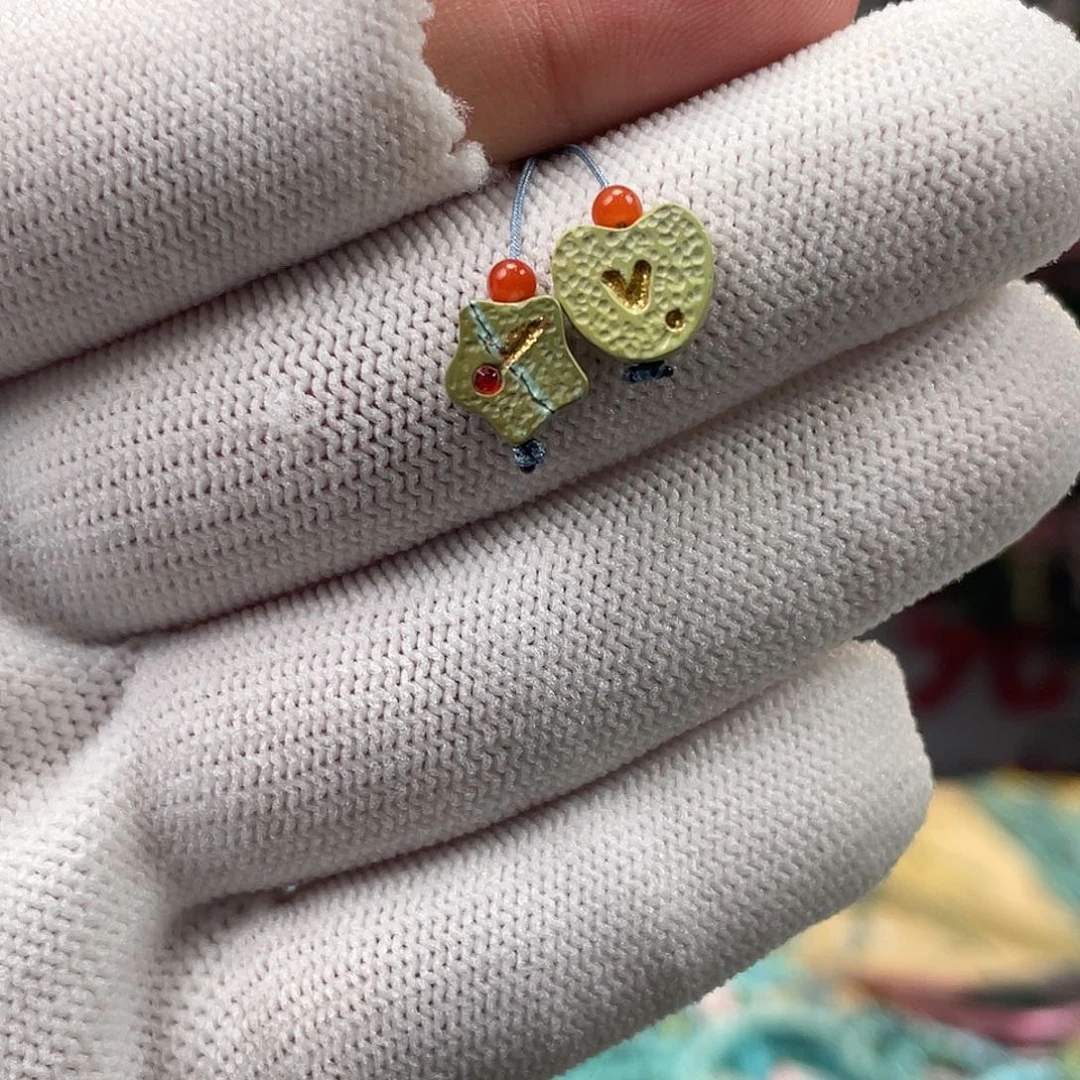 绿松石未镶嵌挂件