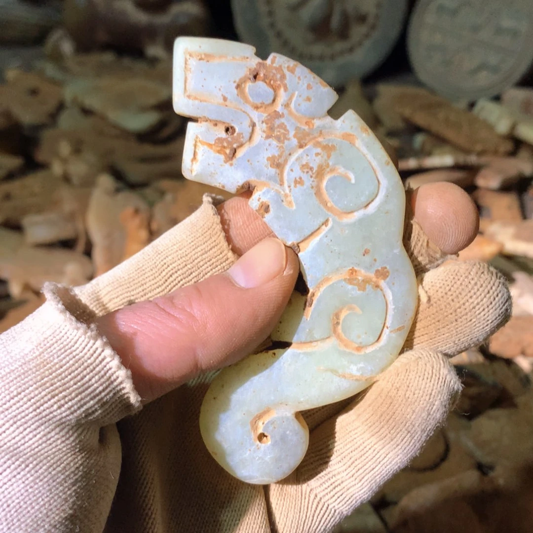 和田玉未镶嵌挂件