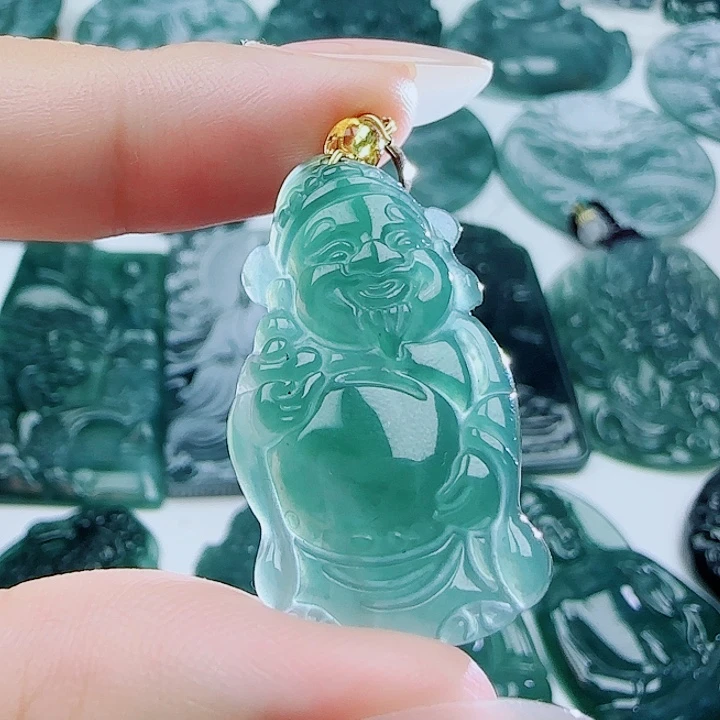 翡翠未镶嵌颈饰多样性发货天然的A货翡翠