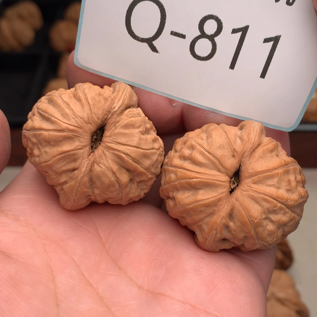 文玩核桃把件38元宝……..