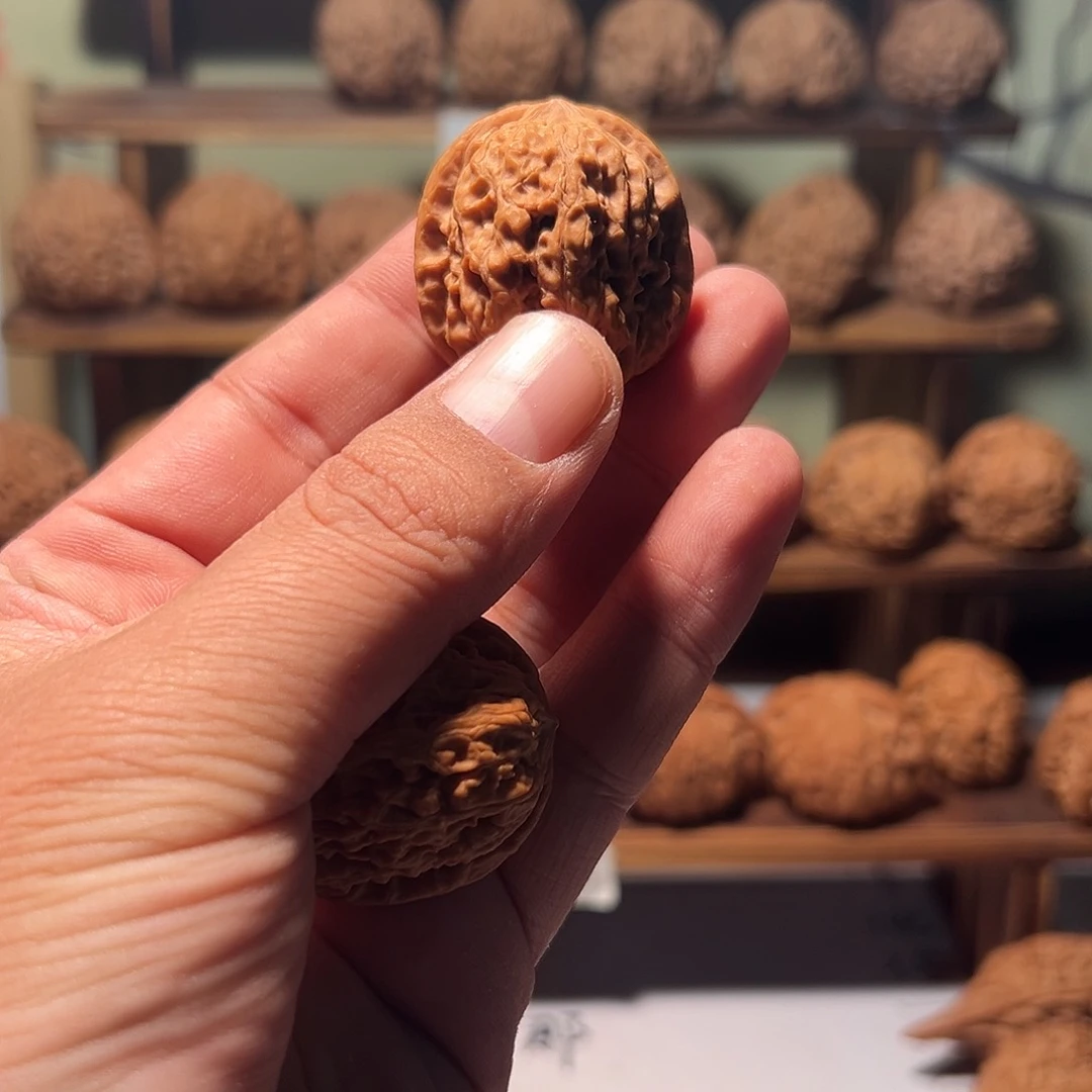 亦*安文玩核桃，野生核桃