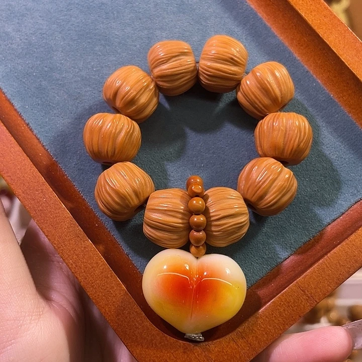 吊坠猴头核桃菠萝蜜卡15手捻爱心