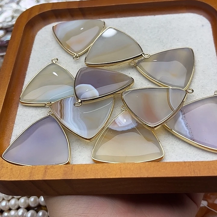 玛瑙/玉髓未镶嵌珠宝半成品2个36mm左右玛瑙吊坠随机发