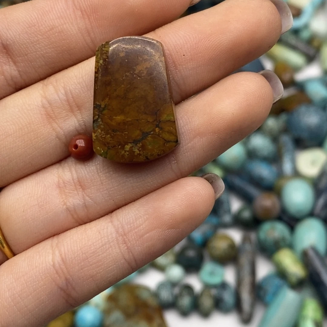 南红玛瑙未镶嵌珠宝奇石