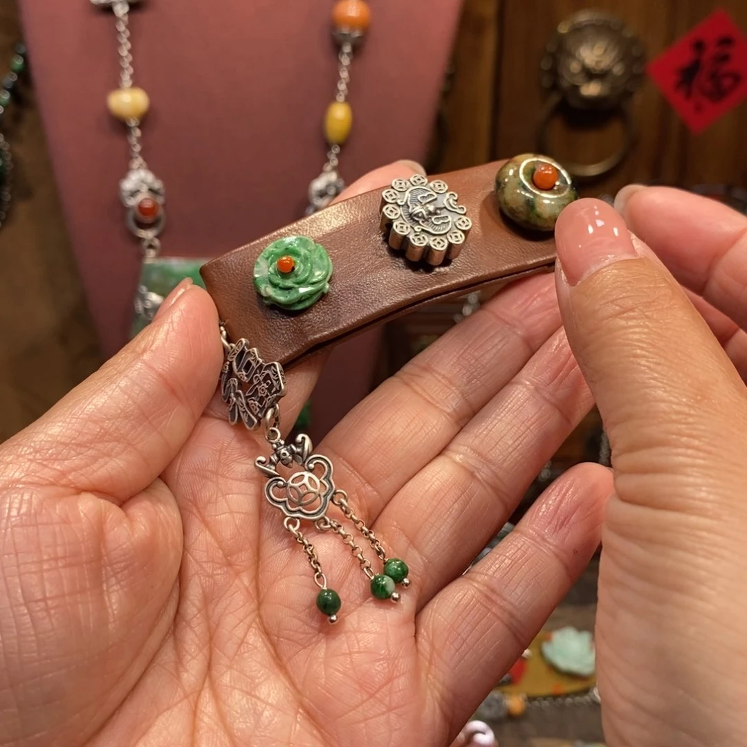 翡翠吊坠(赠链)未镶嵌