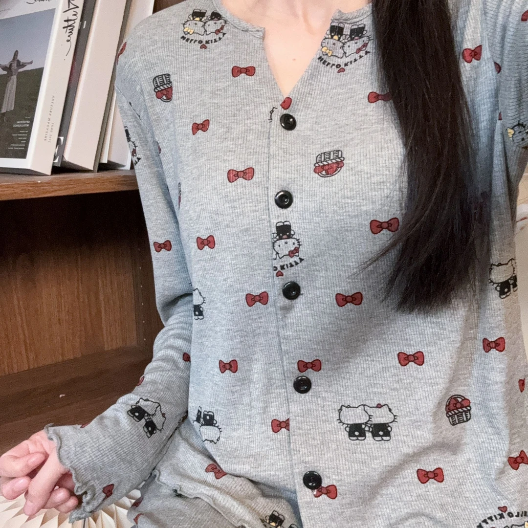 【蝴蝶凯蒂猫】新款长袖带胸垫可外穿休闲家居服套装睡衣