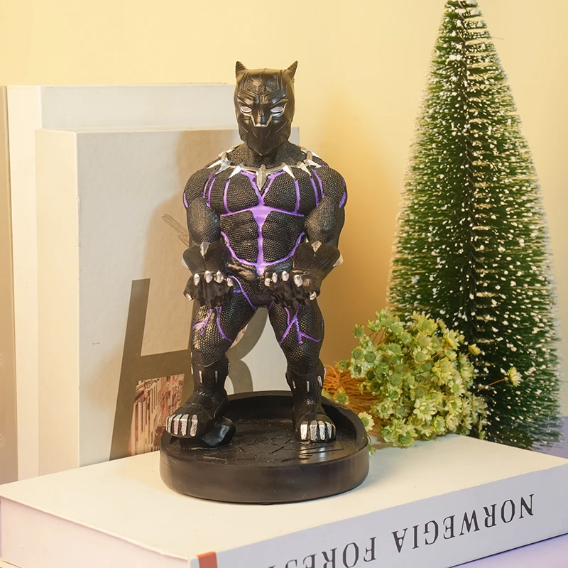 桌面摆件装饰品手机支架新款悟空钢铁侠蓝猫毒液美队路飞潮玩好物