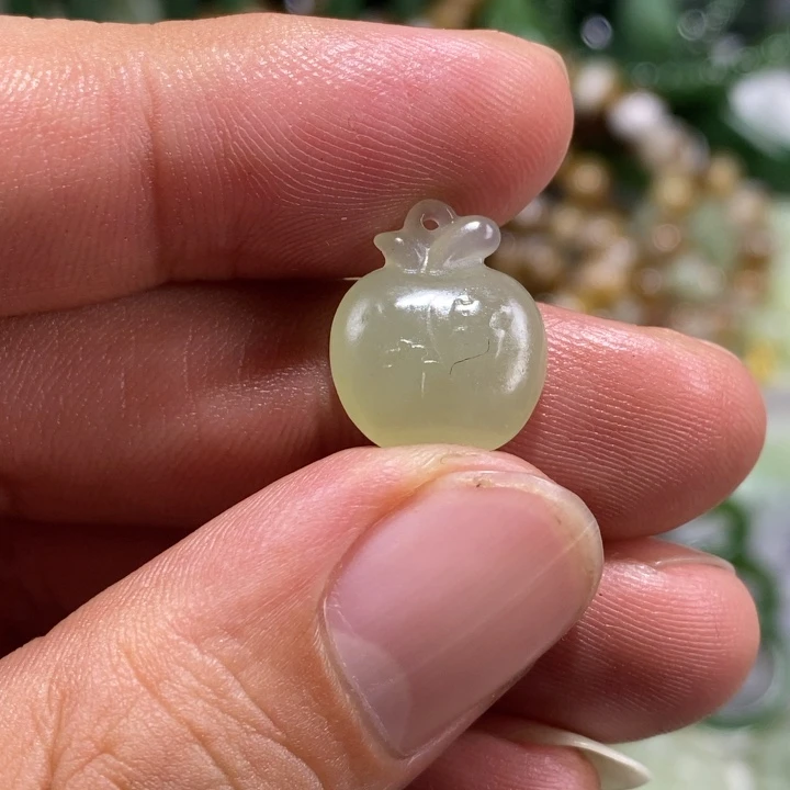 和田玉未镶嵌车挂