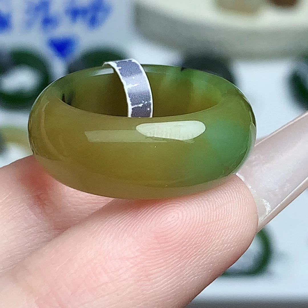 未镶嵌戒指和田玉