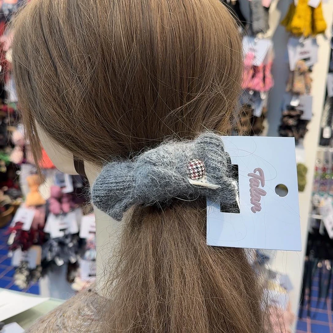 非金属布艺灰色蝴蝶结丸子抓