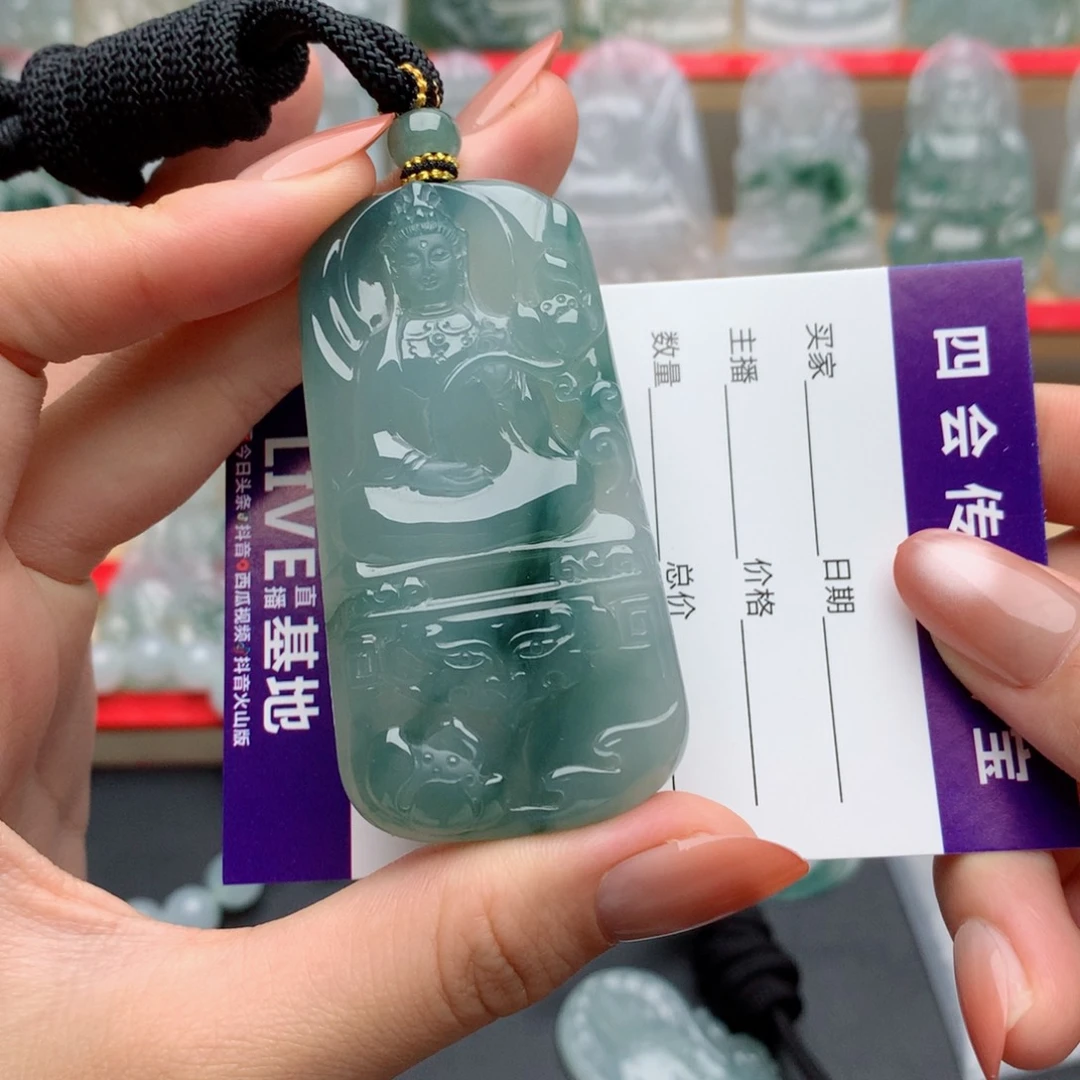 瑶***待翡翠未镶嵌颈饰素衣