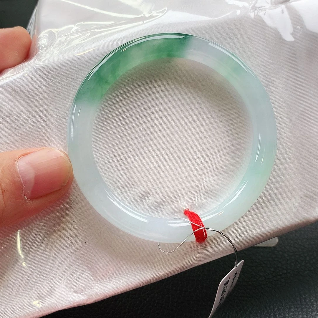 未镶嵌手镯翡翠天然翡翠手镯