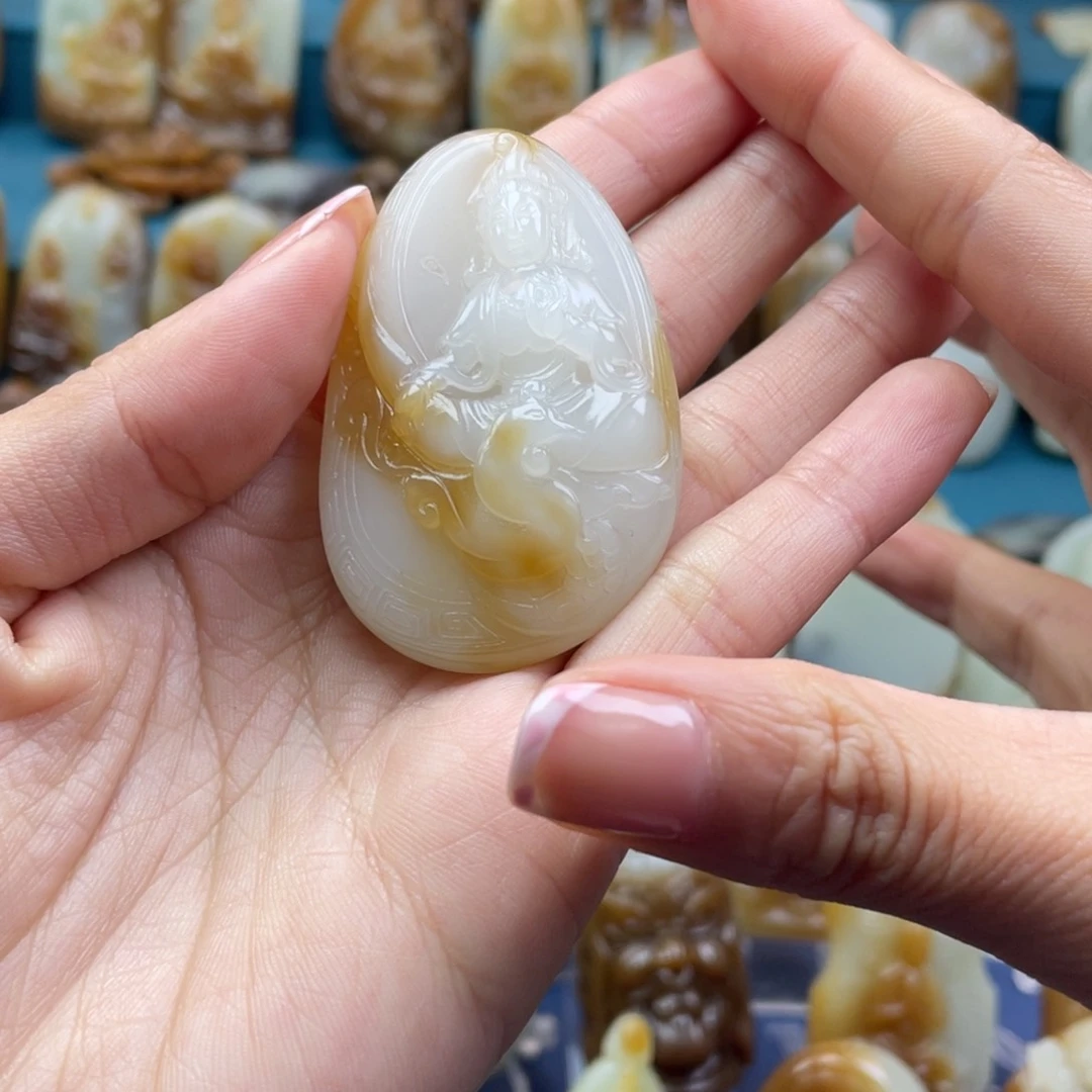 和田玉颈饰未镶嵌