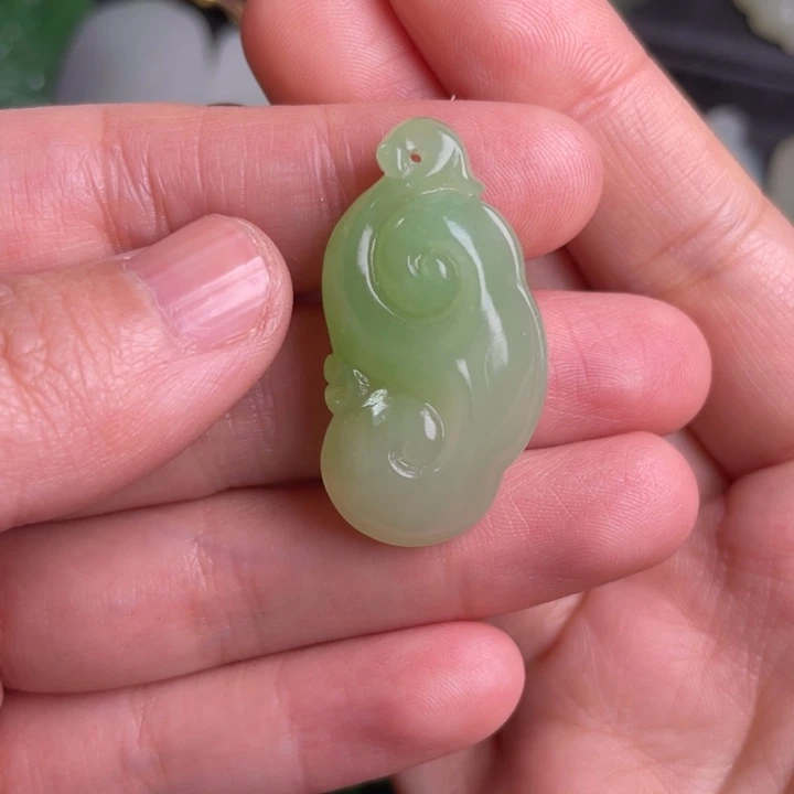 和田玉颈饰未镶嵌星**烂