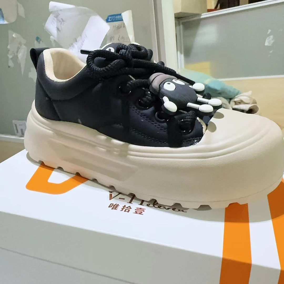 9877   黑色新款百搭厚底板鞋