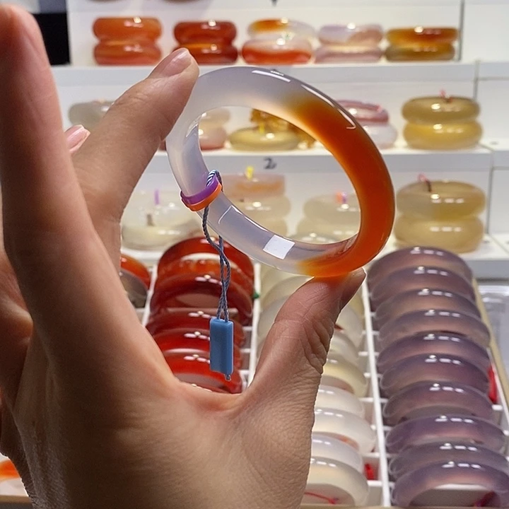 玛瑙/玉髓未镶嵌手镯