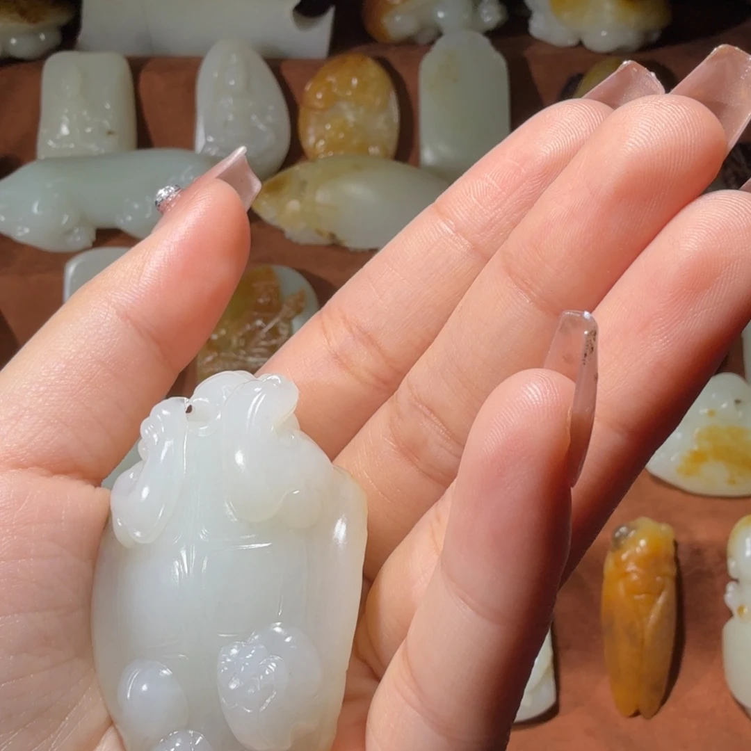 水***嘎和田玉未镶嵌把件