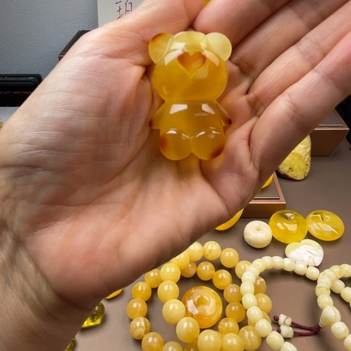琥珀未镶嵌颈饰蜜蜡