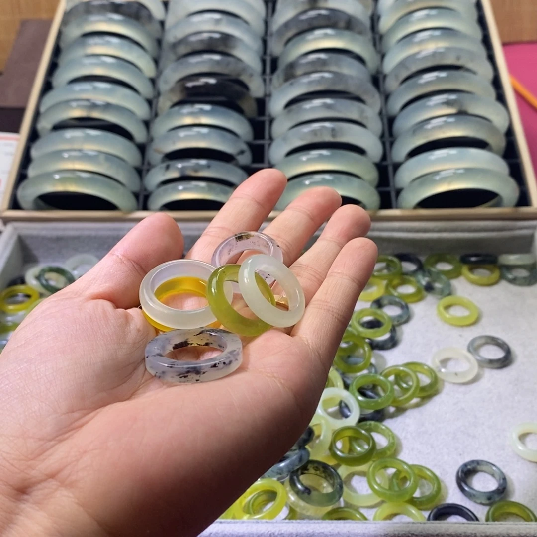 阿***鱼未镶嵌蛇纹石玉手镯