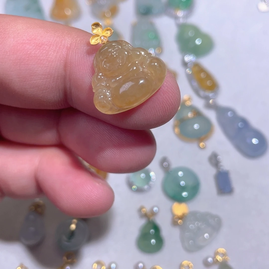 翡翠18K金镶嵌颈饰