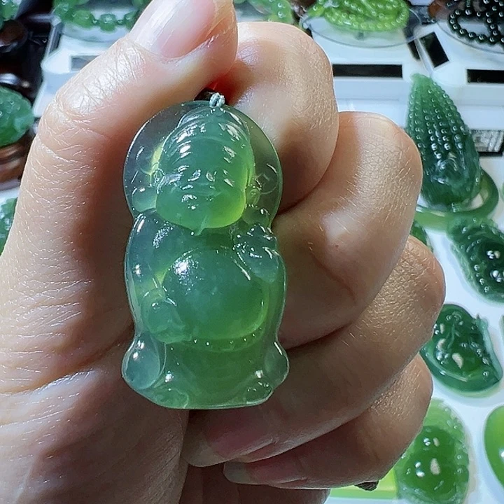 蛇纹石玉颈饰未镶嵌瘦*啦