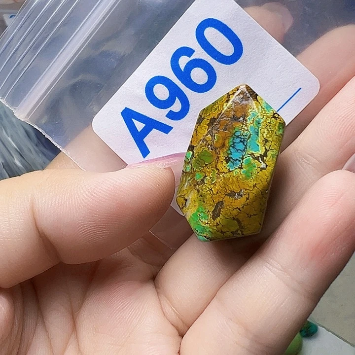 未镶嵌绿松石珠宝奇石