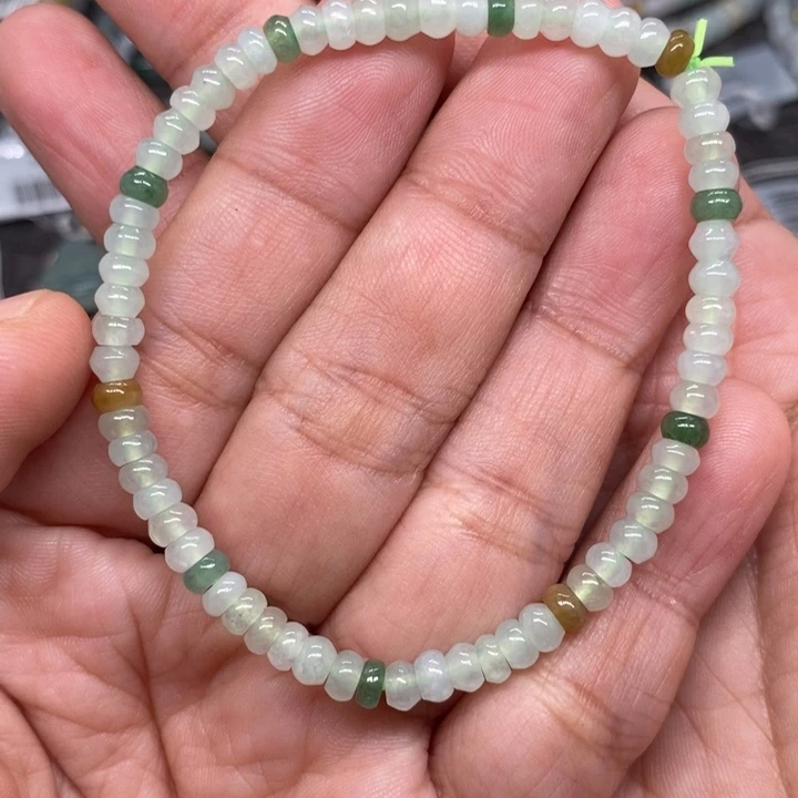 翡翠未镶嵌颈饰我在