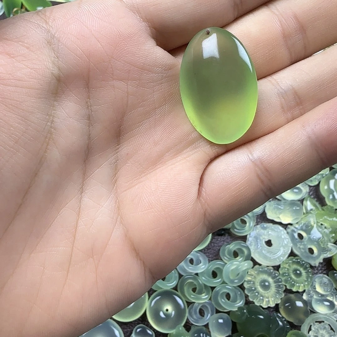 蛇纹石玉未镶嵌岫玉吊坠