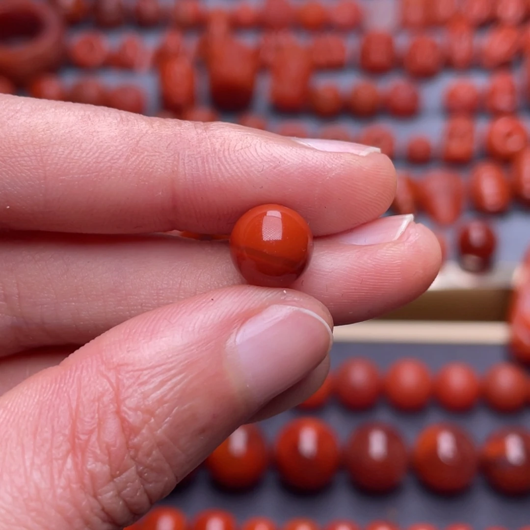 南红玛瑙其他未镶嵌我***？W8.8瓦西柿子红圆珠