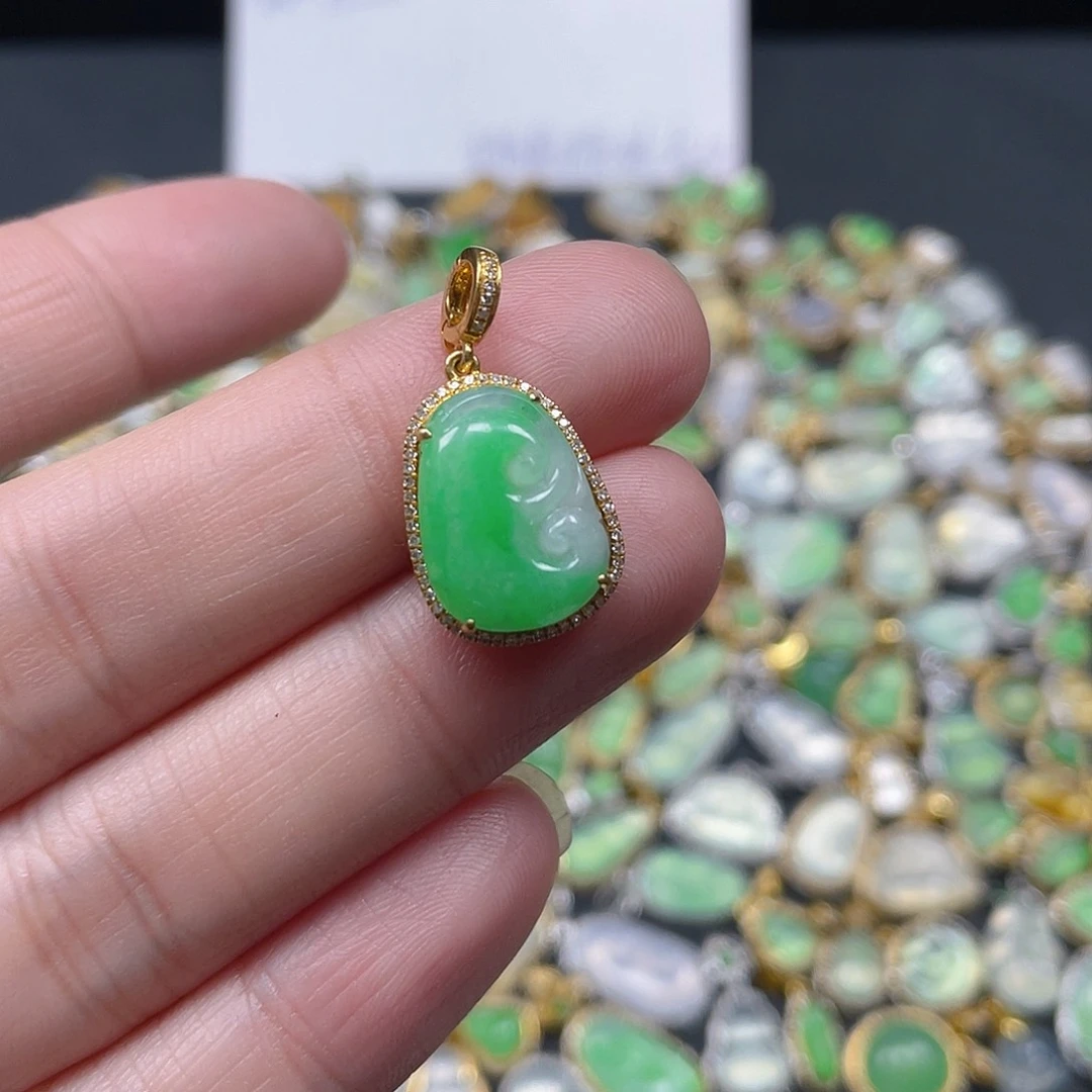 翡翠颈饰18K金镶嵌天然翡翠18kA货