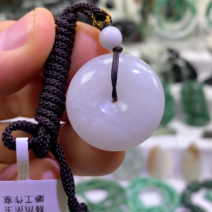 独山玉未镶嵌颈饰