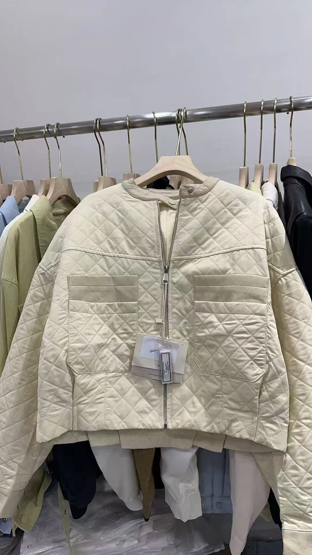 大方高雅圆领夹克棒球服外套