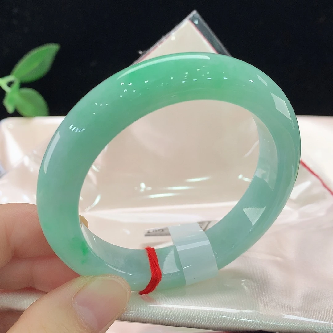 翡翠未镶嵌手镯0556
