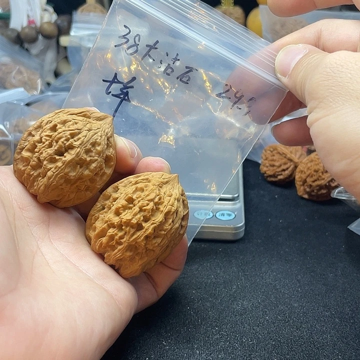 ༺***༻把件文玩核桃大沽石