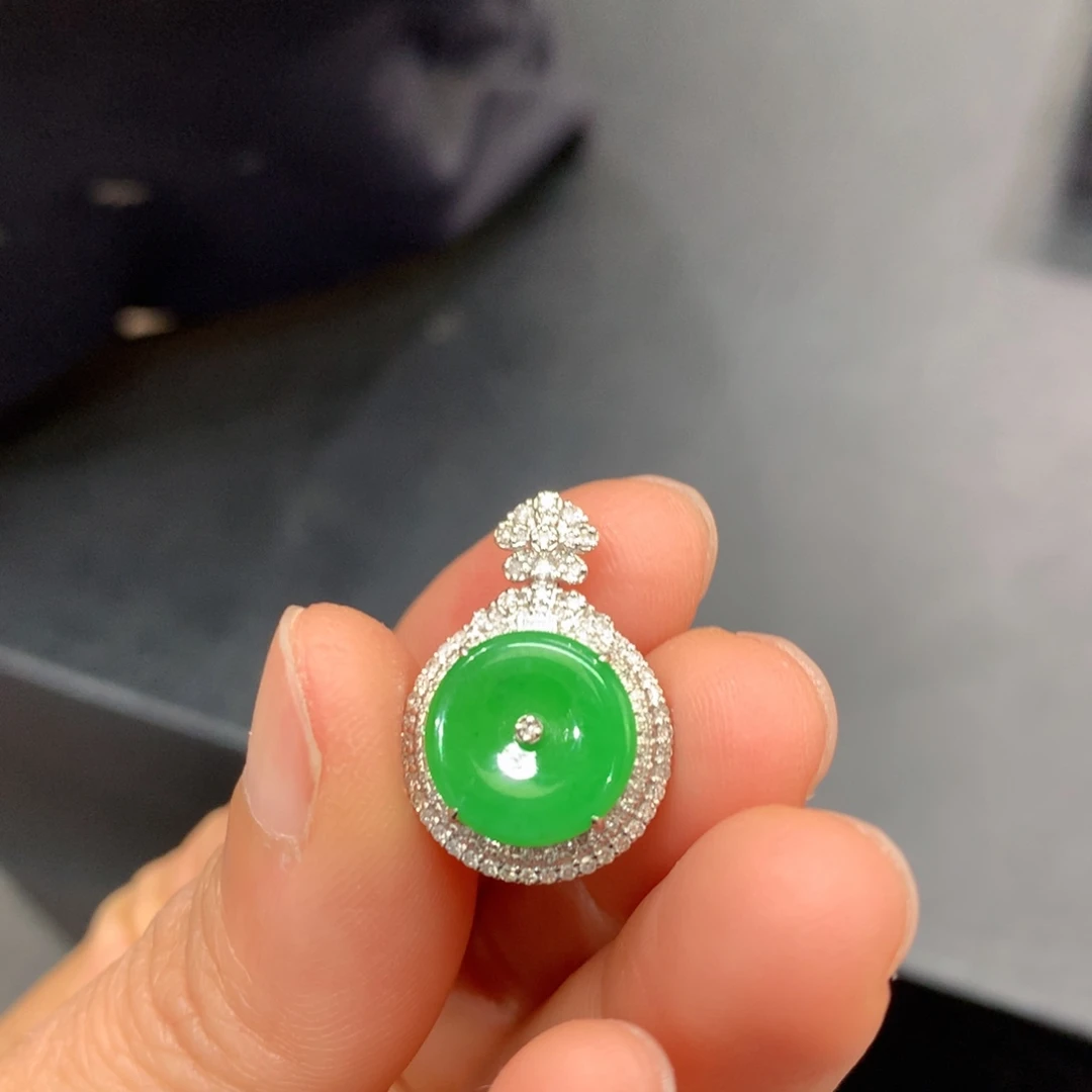 翡翠18K金镶嵌吊坠(不含链)