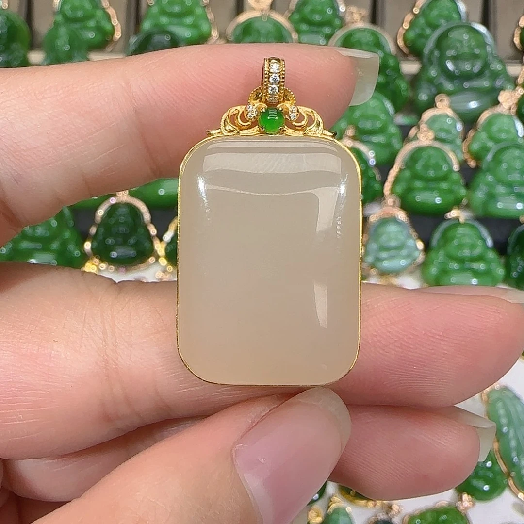 和田玉吊坠(不含链)18K金镶嵌