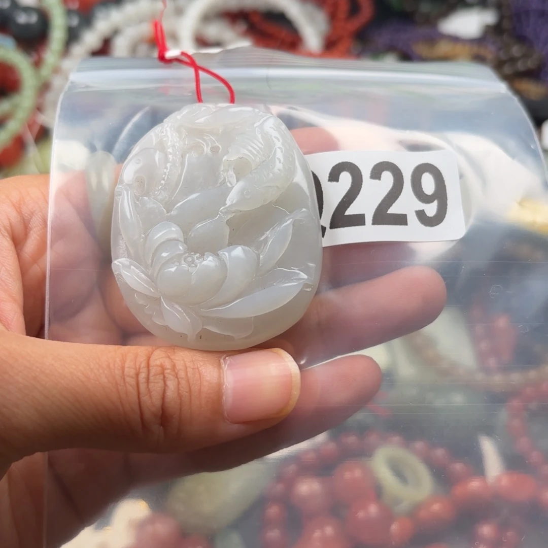 和田玉未镶嵌珠宝奇石