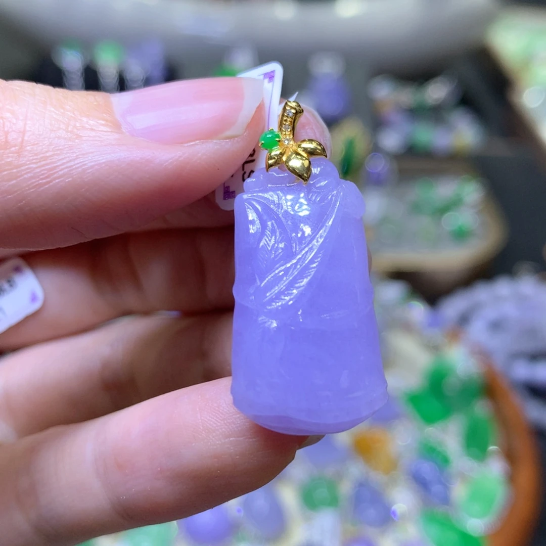 【闪购商品】翡翠颈饰18K金镶嵌翡翠吊坠项链